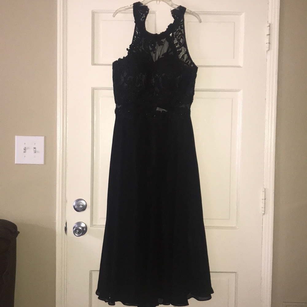 Dress - Picture 5 of 5